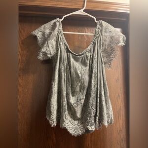 American Eagle Outfitters lace short sleeved blouse size women’s medium